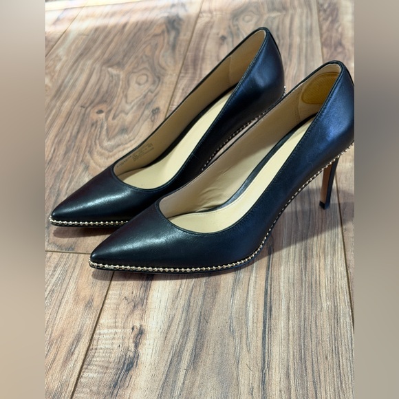 Coach 85mm Waverly Samantha pumps in black leather with beadchain detailing - Picture 5 of 13